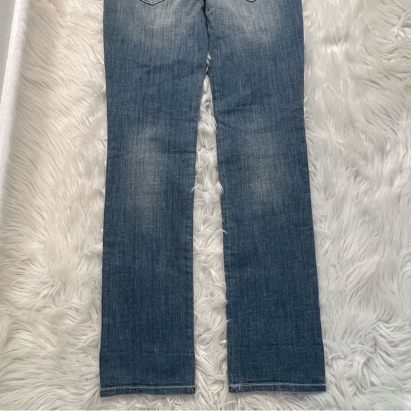 Sneak Peek Straight Leg Jean Medium wash - Picture 9 of 11